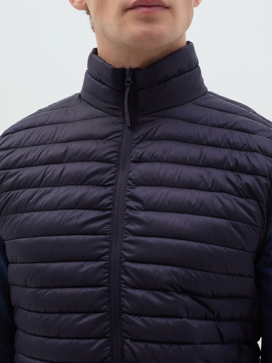 Full-zip ultralight gilet with high neck_2