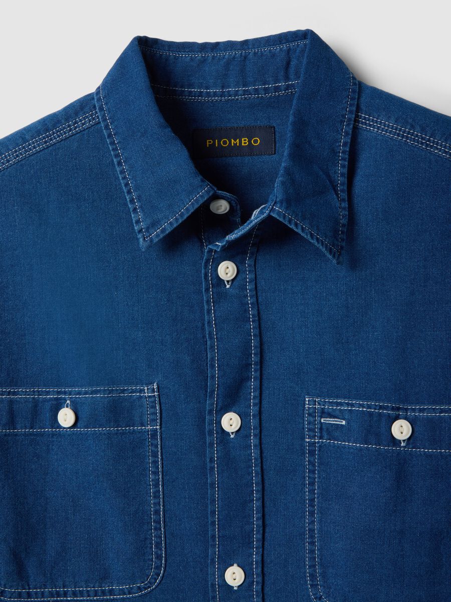 Camicia in puro cotone denim blu regular fit con tasche_5