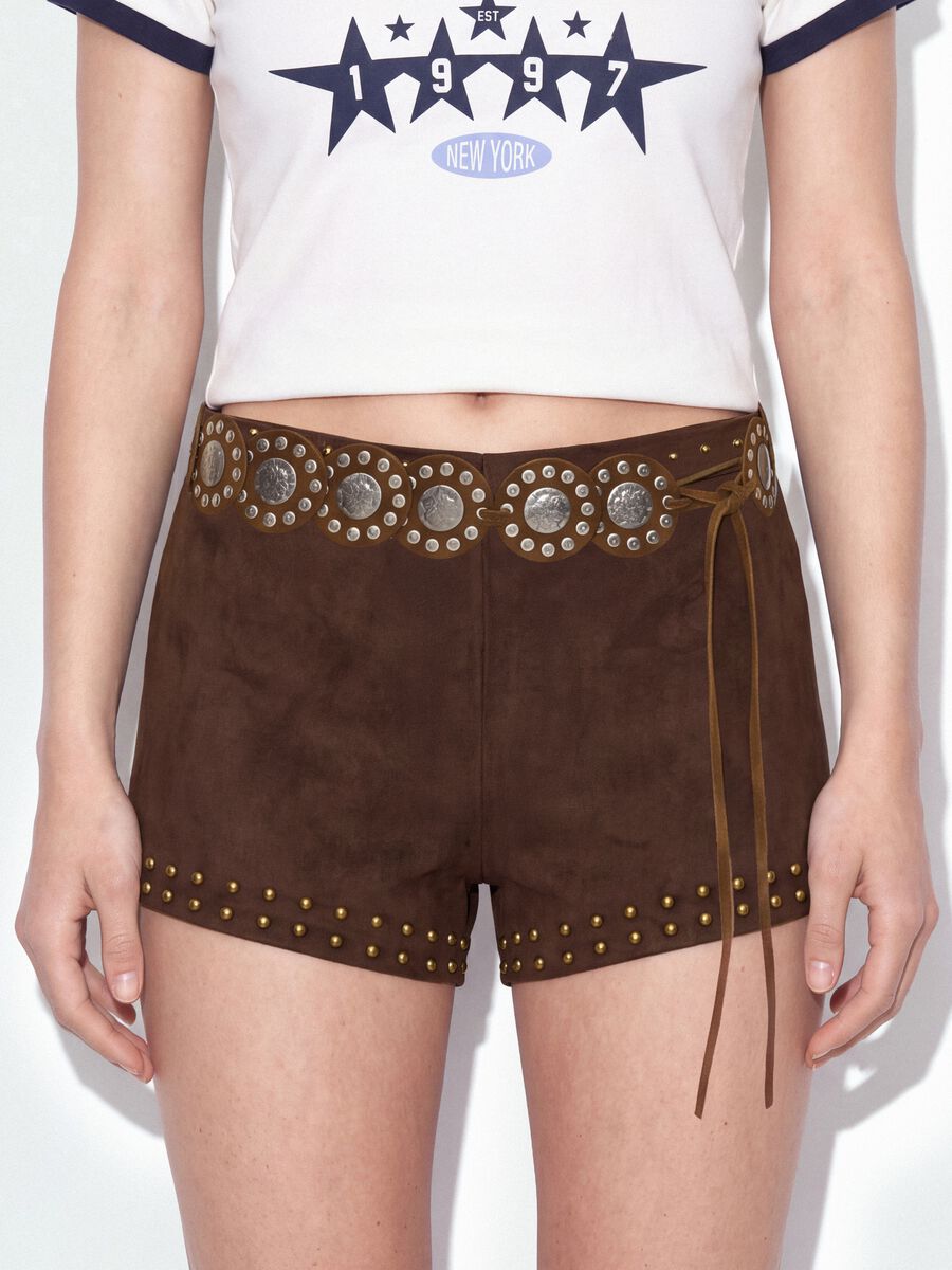 Mini shorts marroni in tessuto elasticizzato con borchie_2