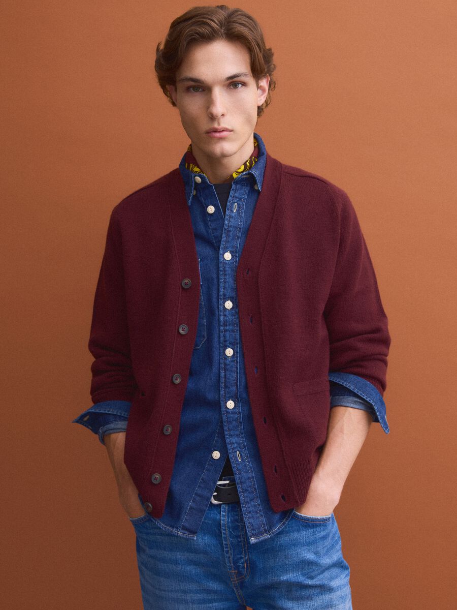 Cardigan rosso in misto lana con scollo profondo a V_0