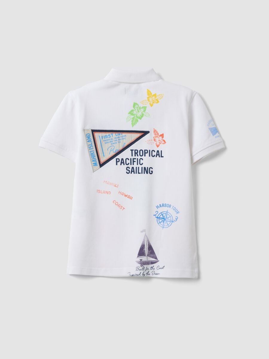 Polo bianca in puro cotone da bambino con grafiche marittime_4