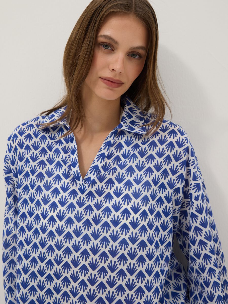 Camicia in puro cotone multicolor con fantasia e collo a V_3