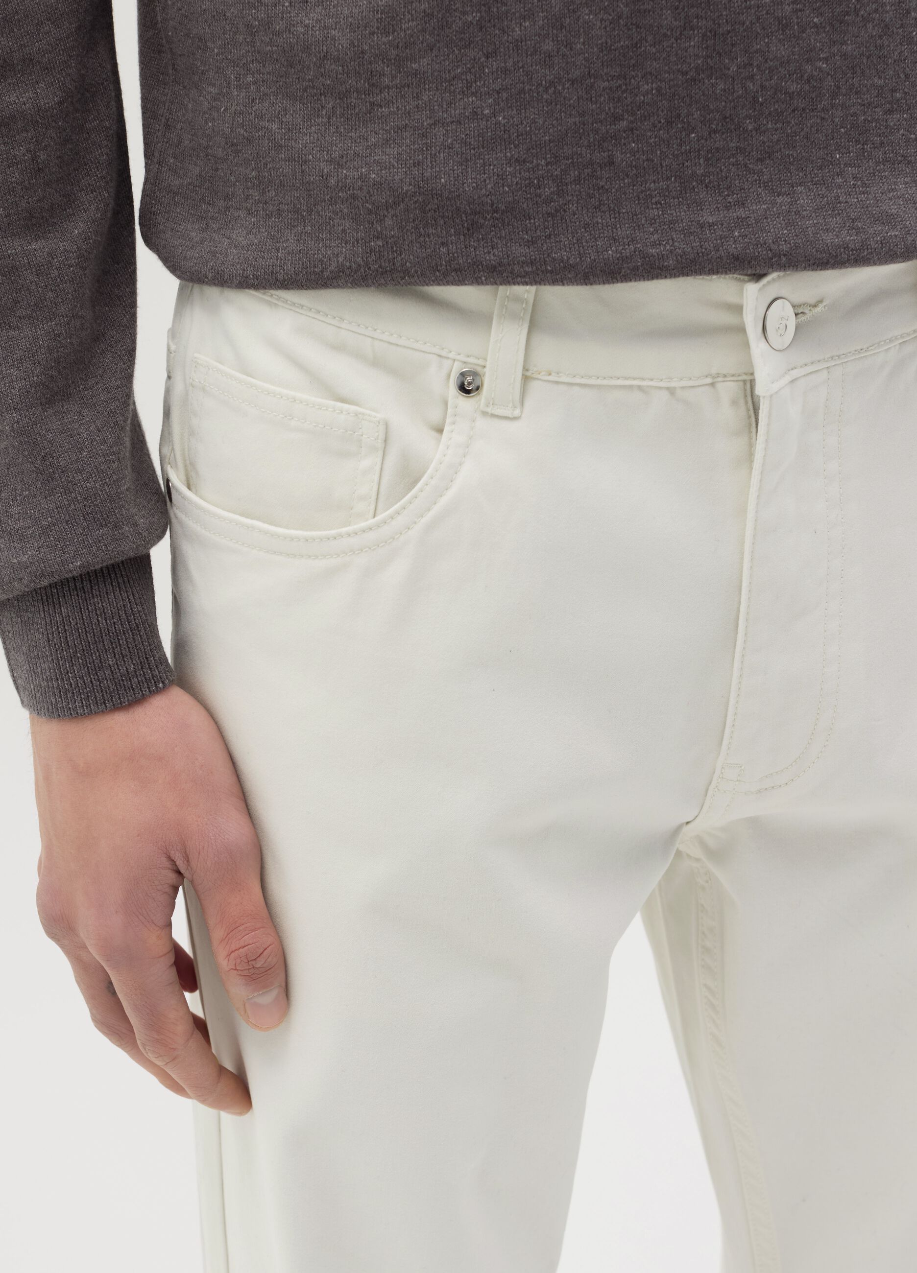 Slim-fit trousers with five pockets
