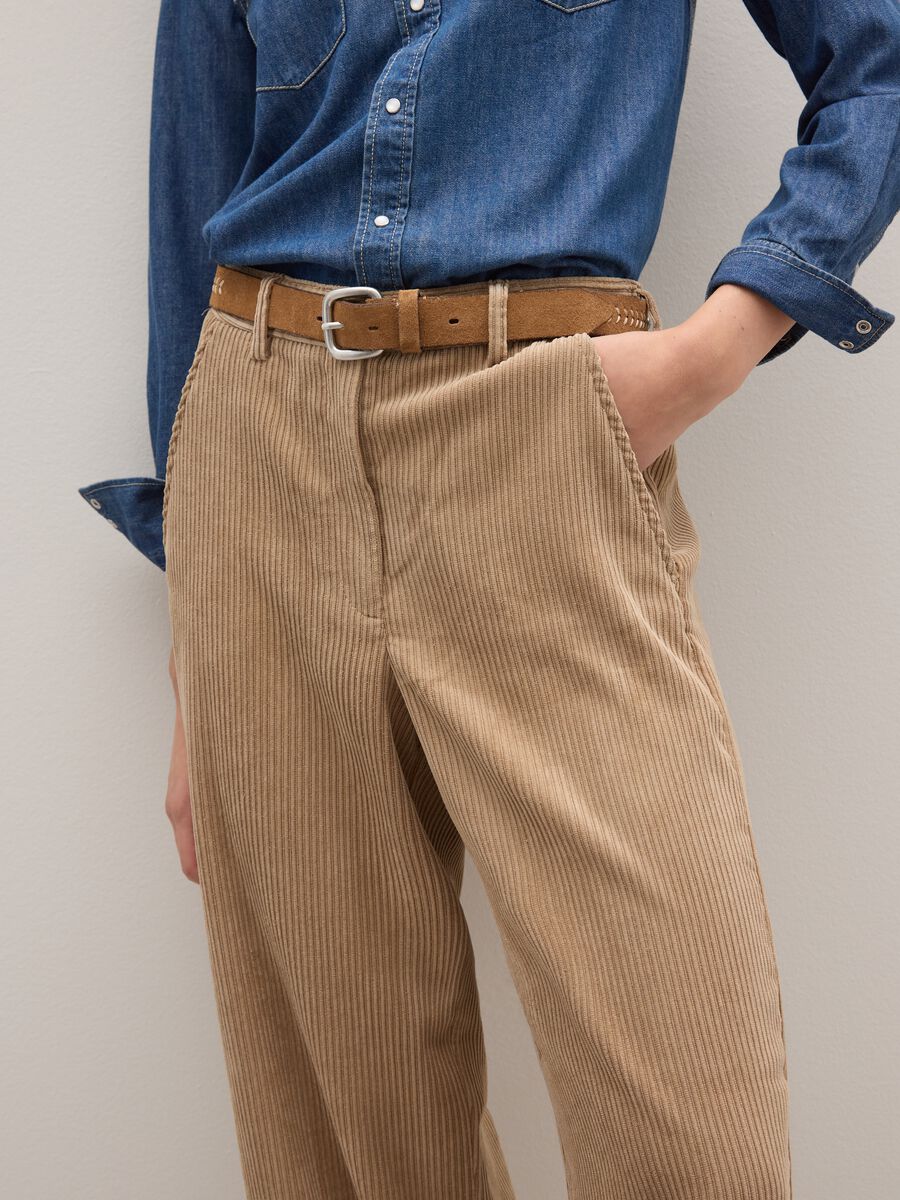 Beige regular fit ribbed trousers in stretchy fabric_3