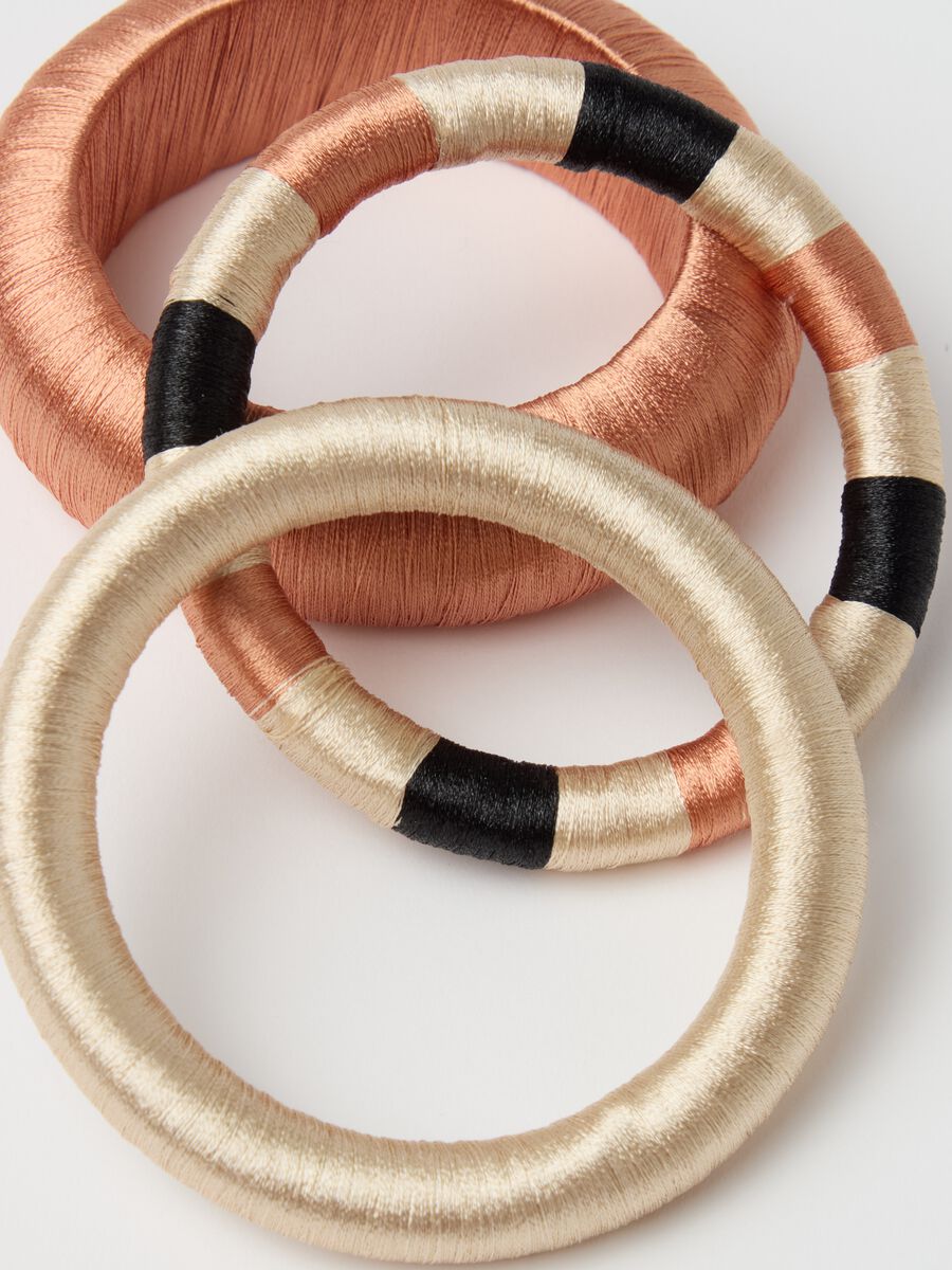 Three-pack covered bracelets_1