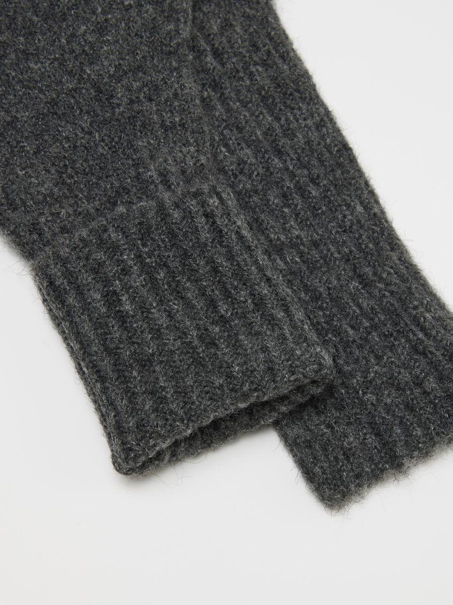 Grey Fingerless Gloves_2