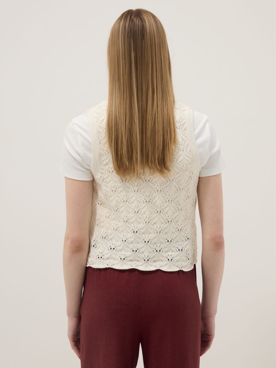 White pure cotton regular-fit waistcoat with tie fastening and deep V-neck_3