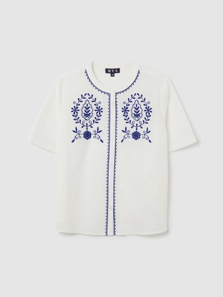 White blouse with blue embroidery in Mya cotton_0