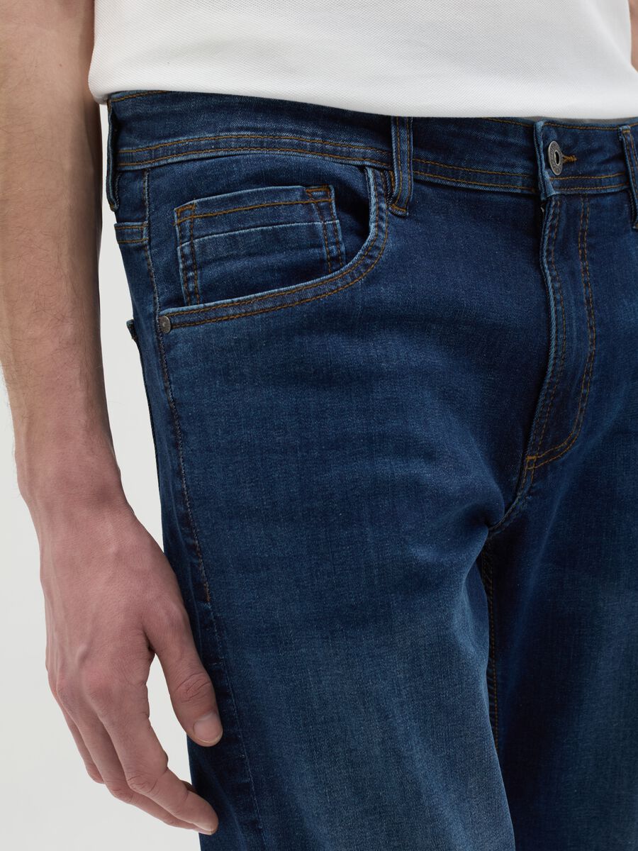 Slim-fit jeans with five pockets_2