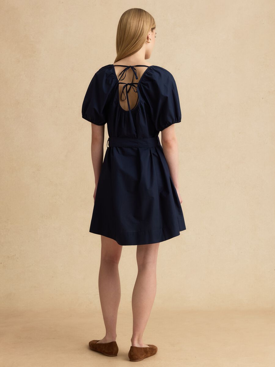 Abito mini blu in puro cotone con cintura_2