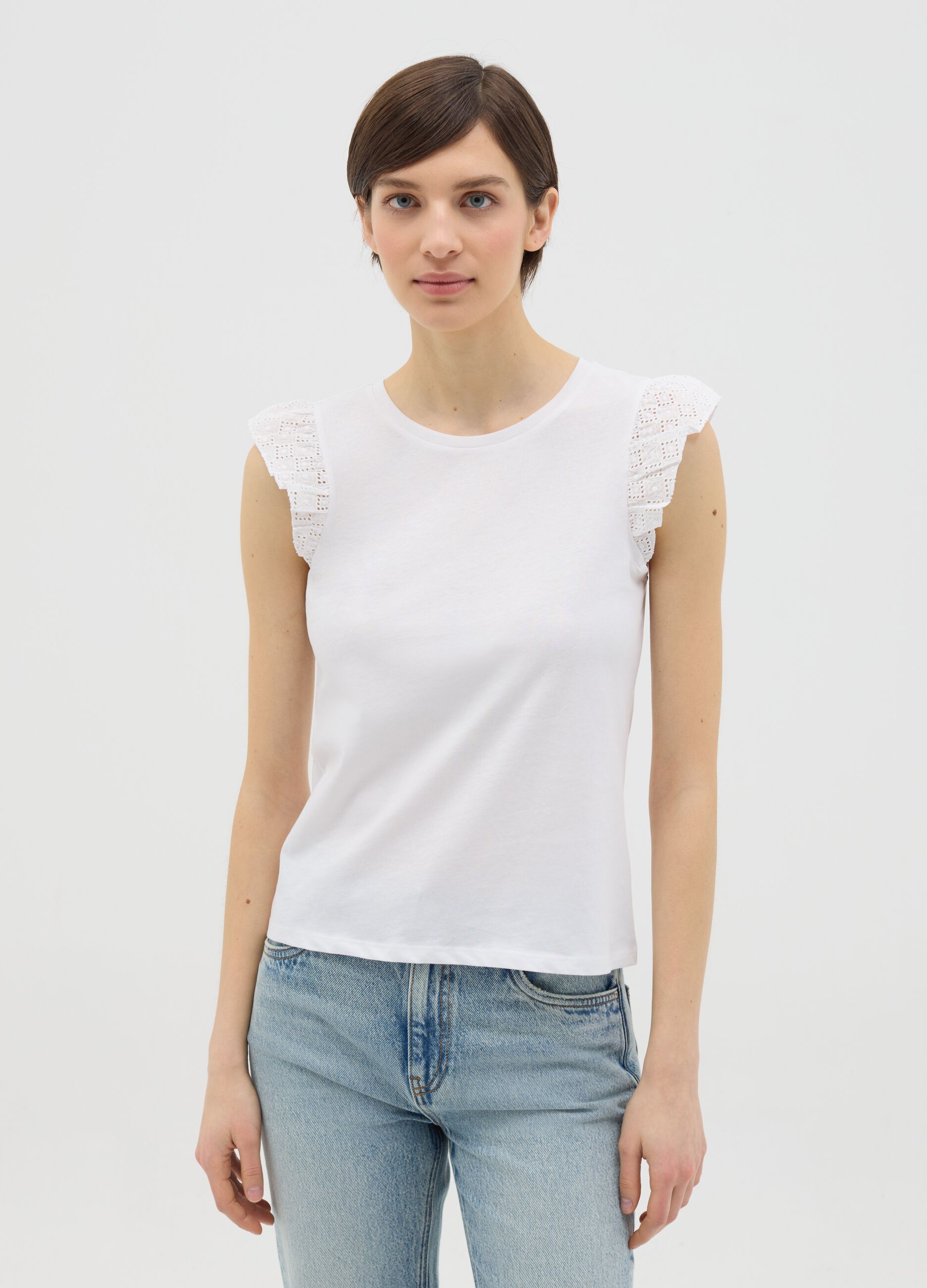 White pure cotton tank top with lace details