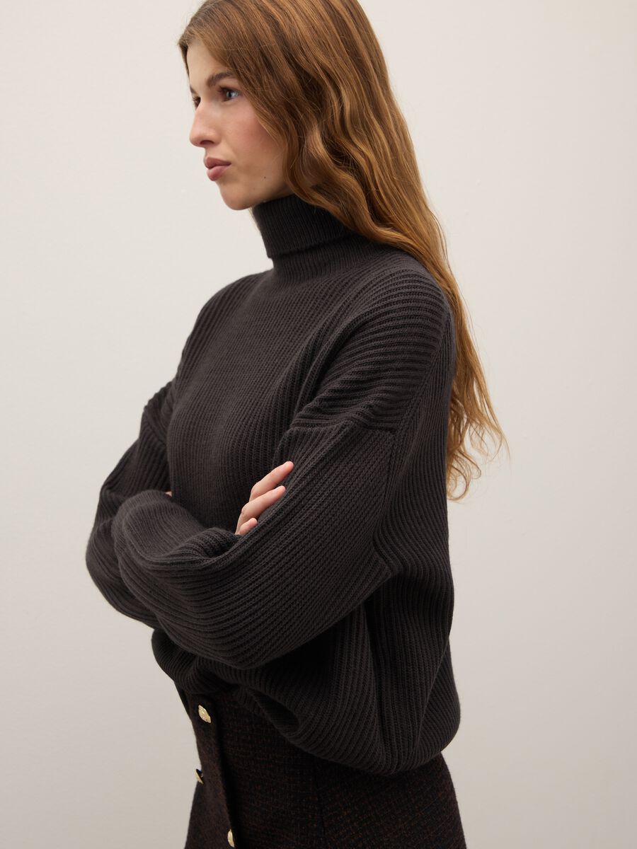 Black High Neck Sweater in Mixed Materials_3
