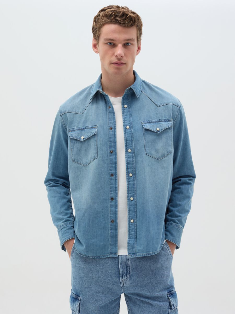 Western shirt in denim with pearl buttons_0