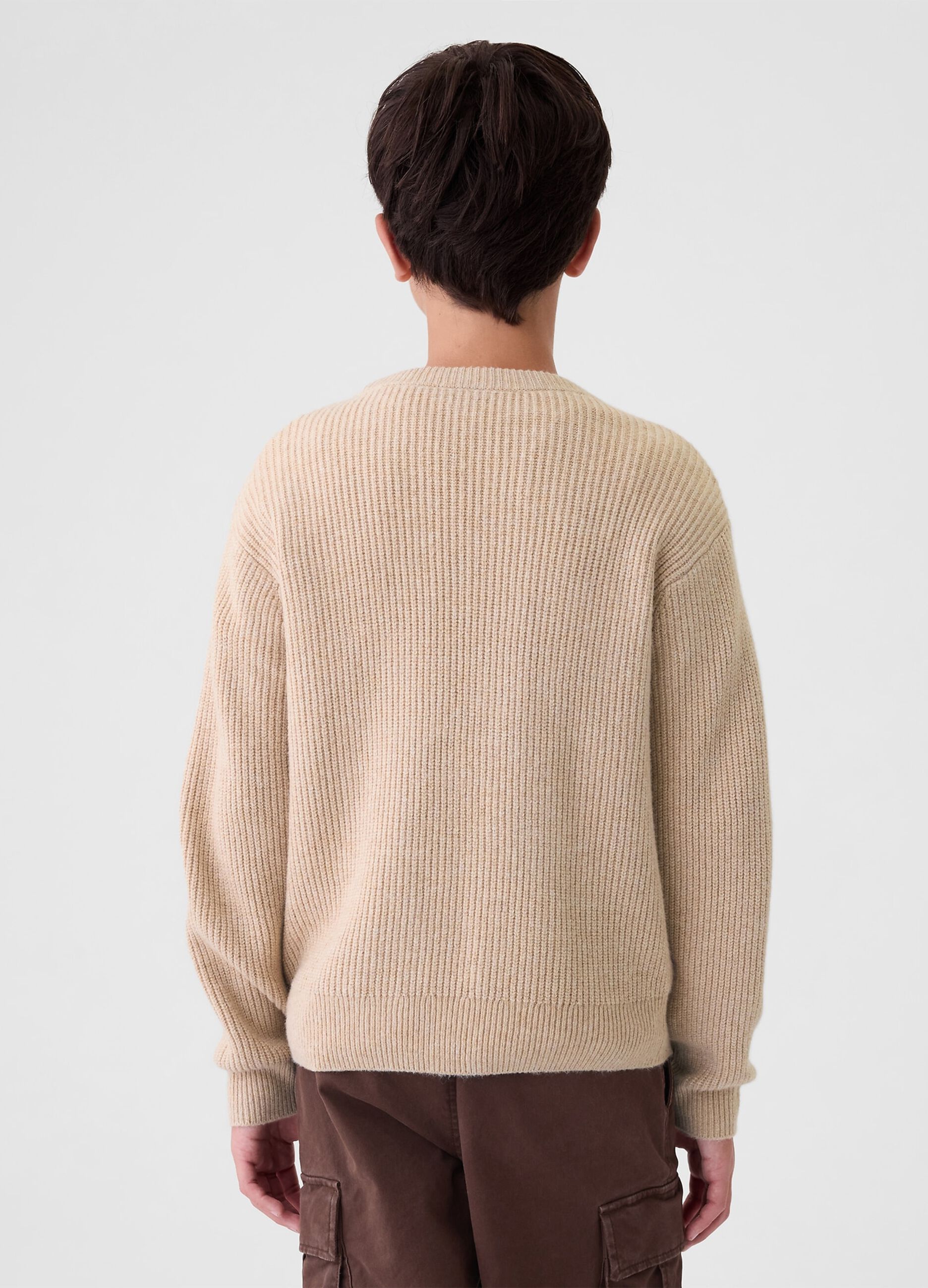 Pullover with ribbed design