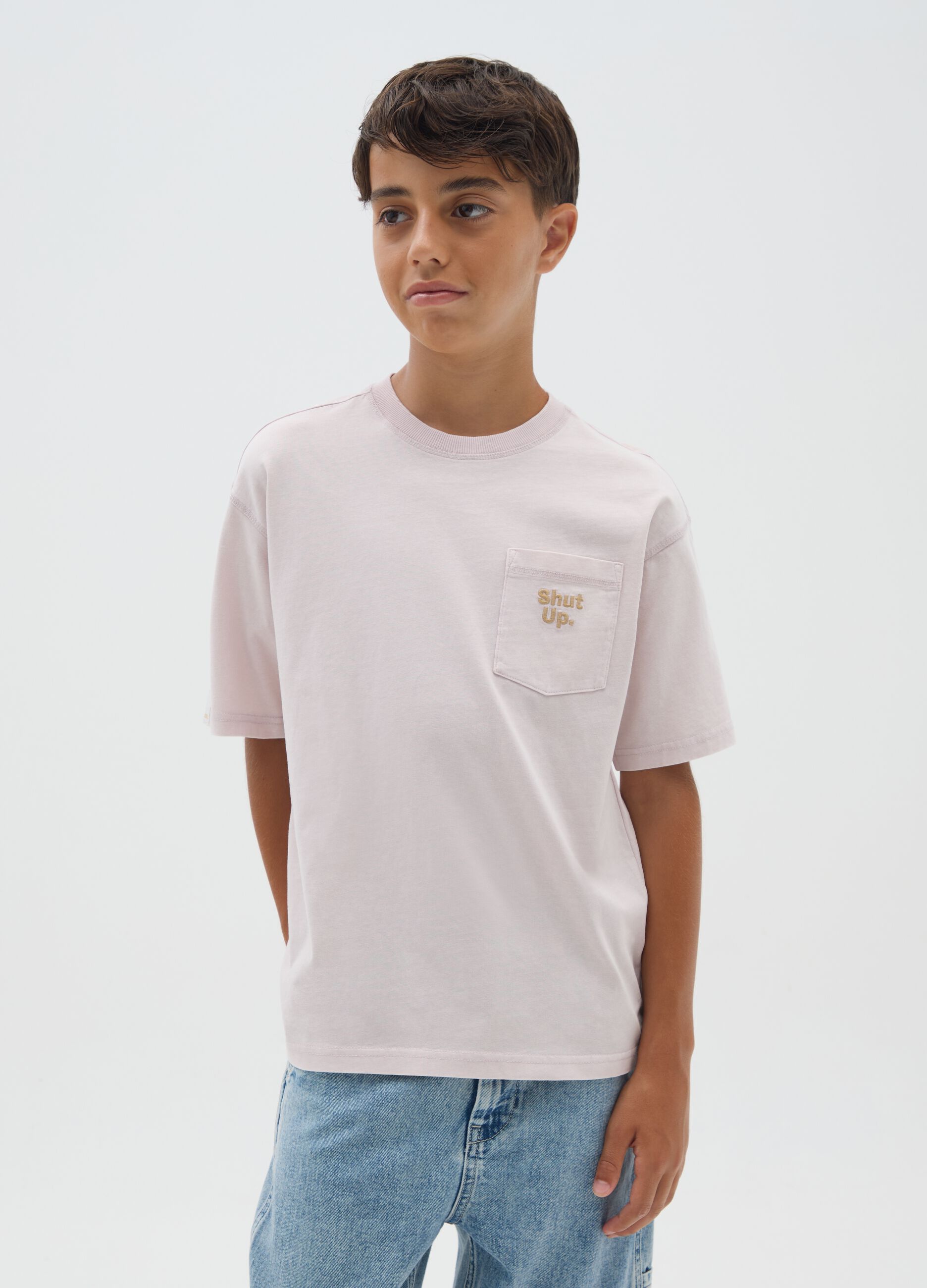 Boy's pure cotton pink regular fit t-shirt with a pocket