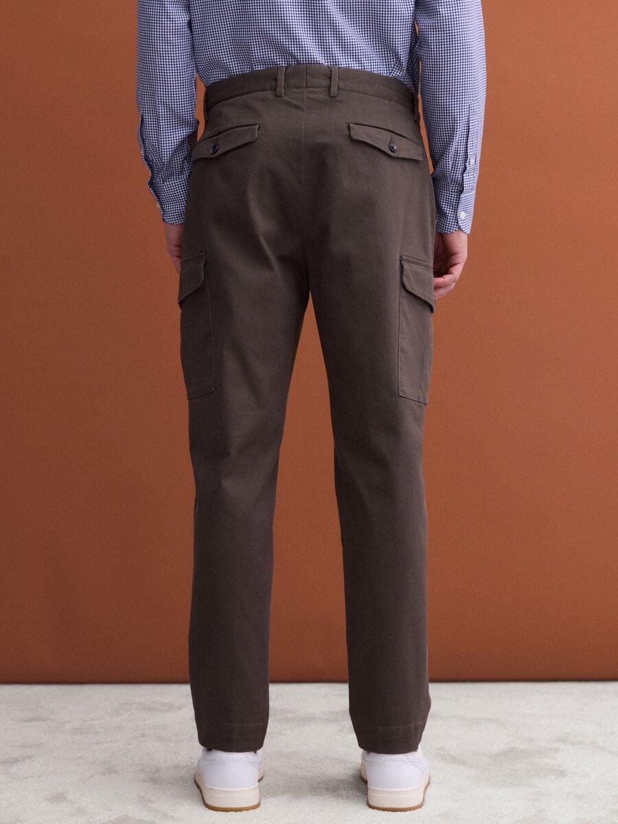 Pantaloni marroni cargo in twill di cotone elasticizzato comfort fit_2