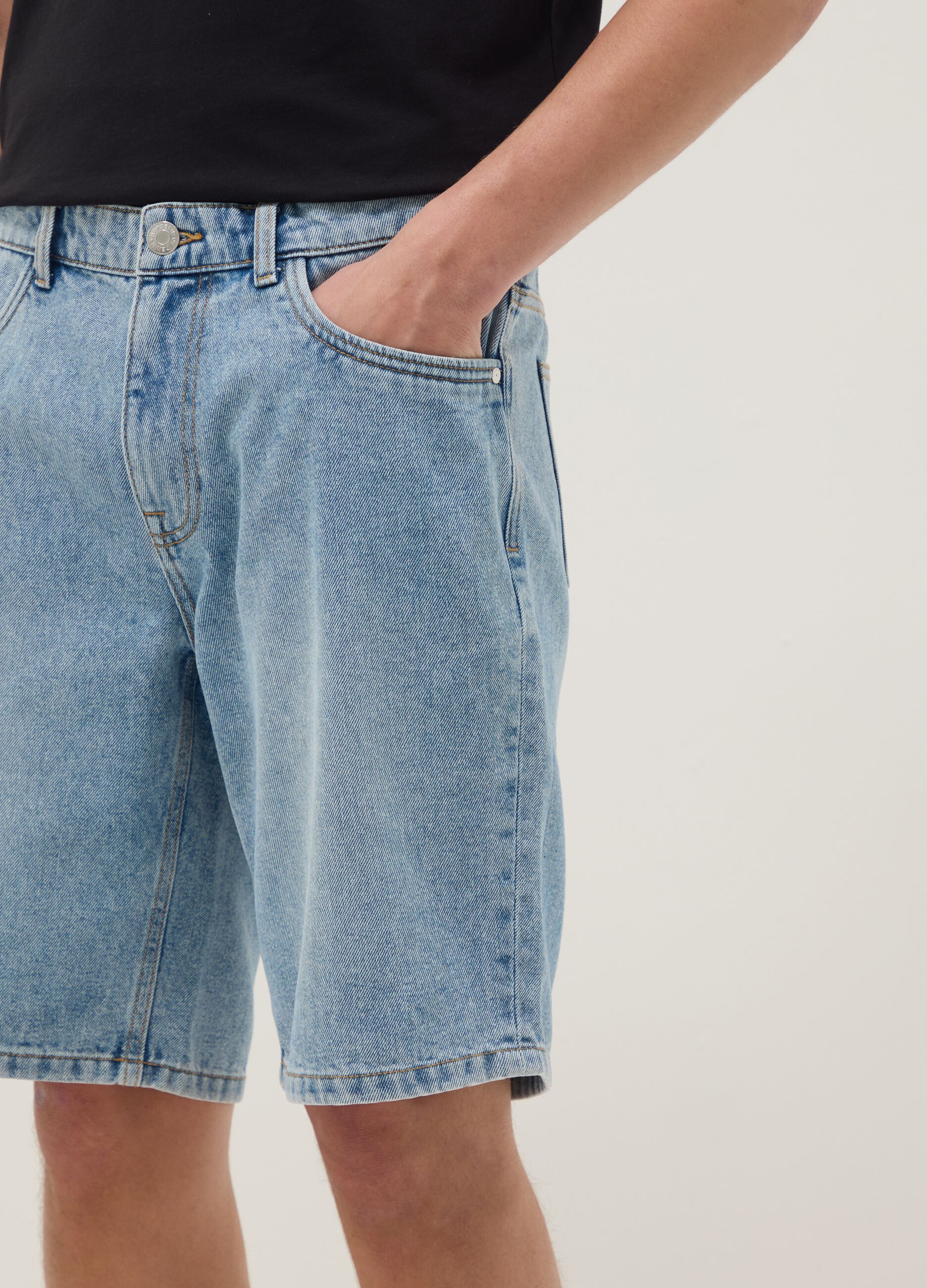 Blue denim Bermuda shorts in cotton blend, regular fit