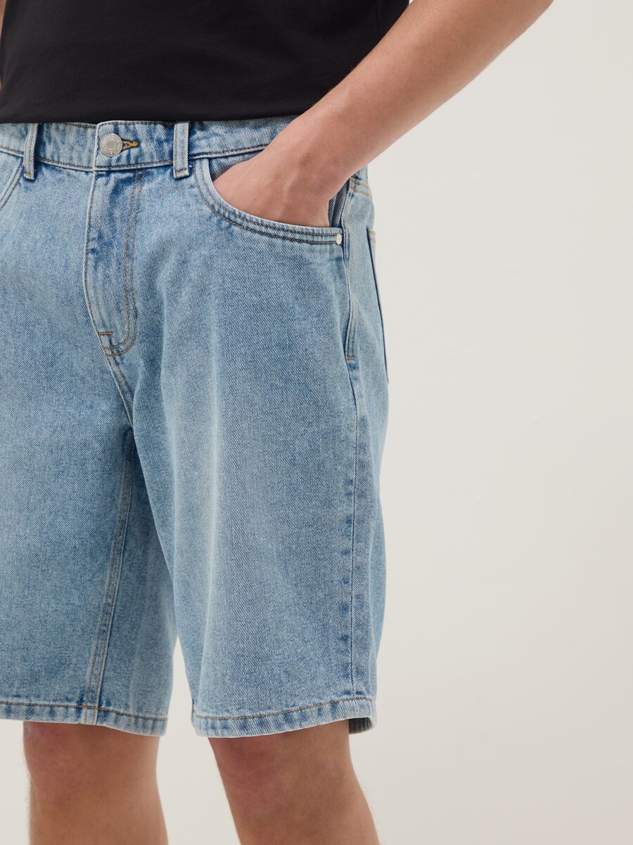 Blue denim Bermuda shorts in cotton blend, regular fit_3