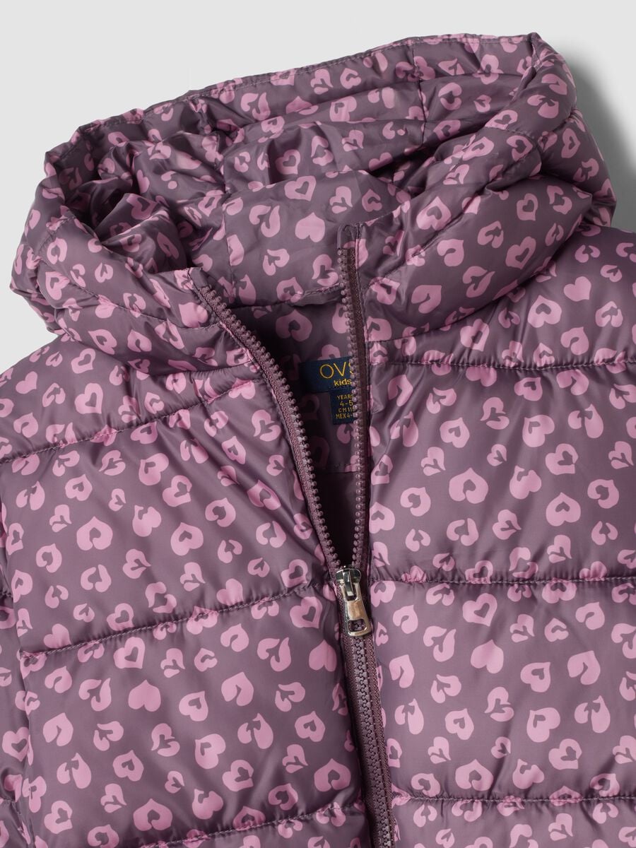 Piumino multicolor con cappuccio e stampa cuori regular fit_2