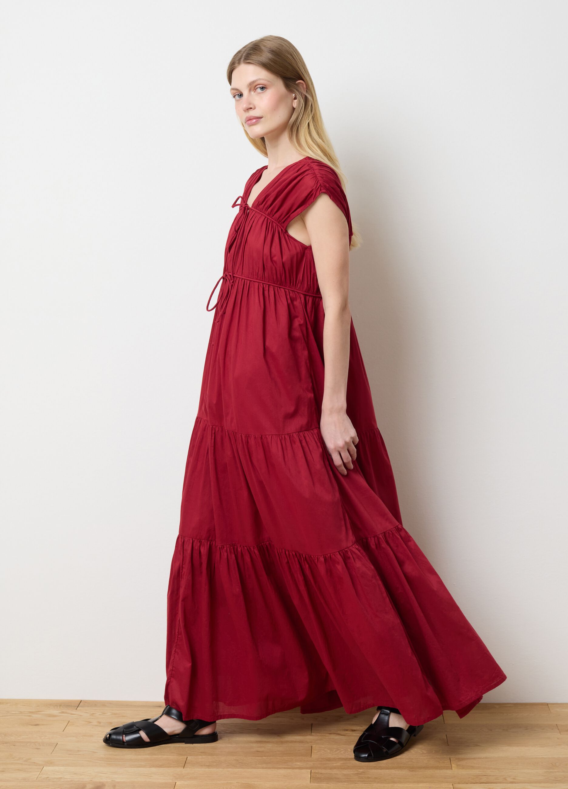 Abito lungo da donna in puro cotone rosso regular fit a balze