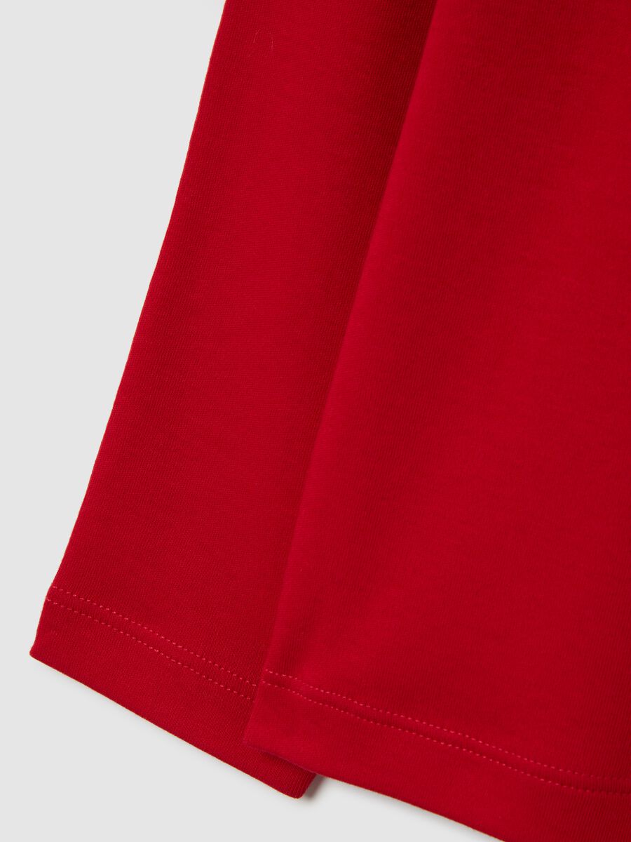 T-shirt rossa collo alto da bambino in puro cotone regular fit stampa_3