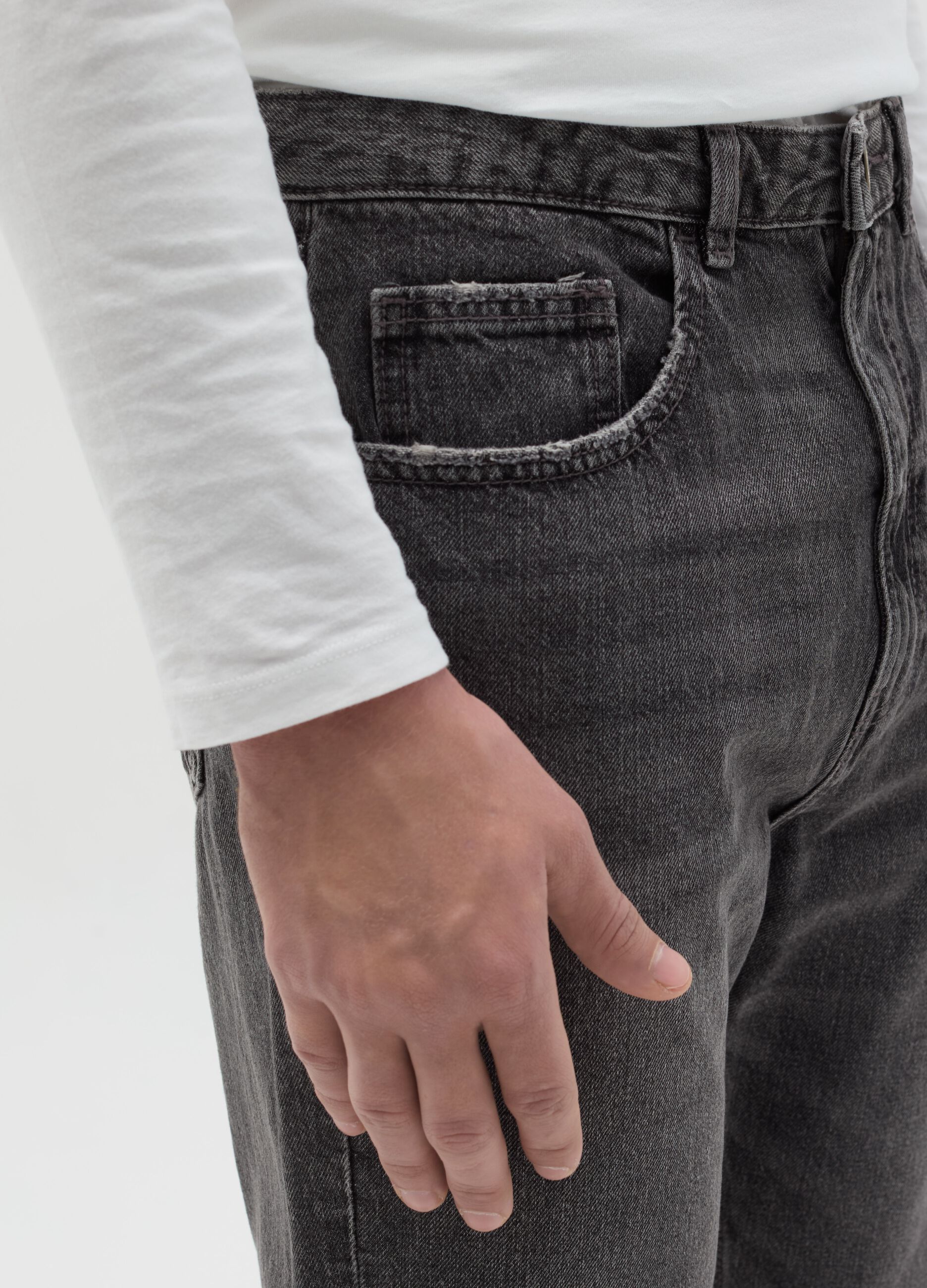 Carrot-fit jeans with fading