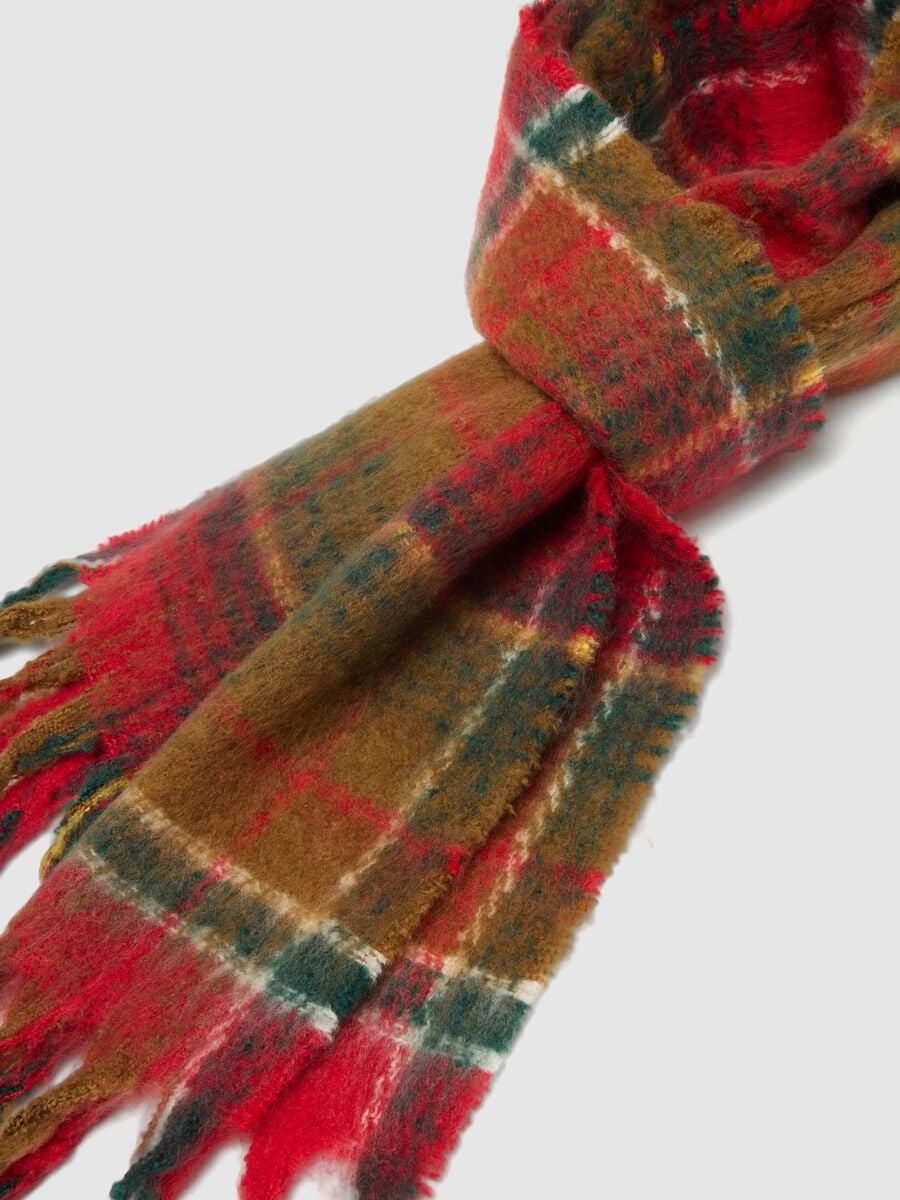 Brown and red checked scarf with fringes_1