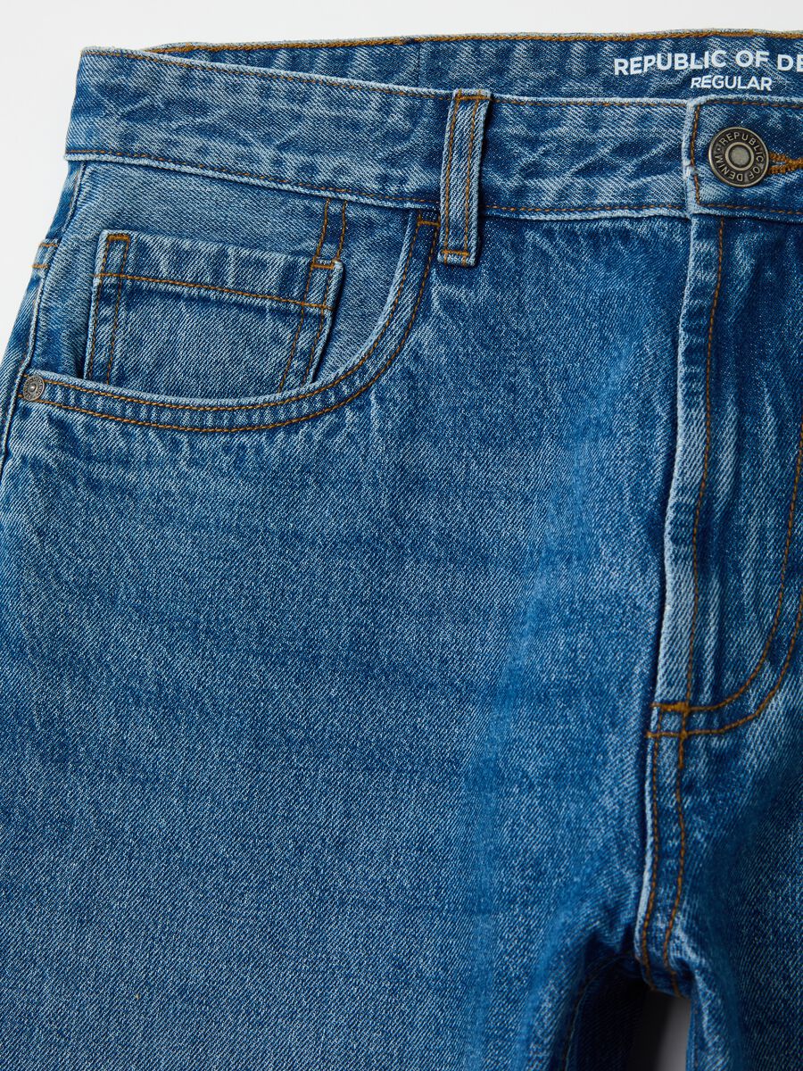 Jeans regular fit con scoloriture_5