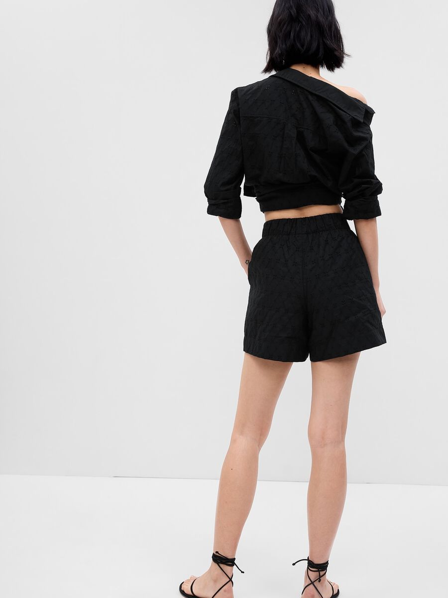 Shorts in broderie anglaise_2