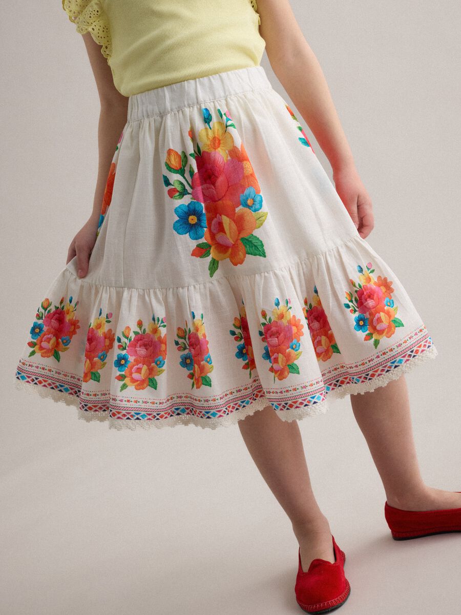 Gonna bianca in puro cotone con stampa floreale_2