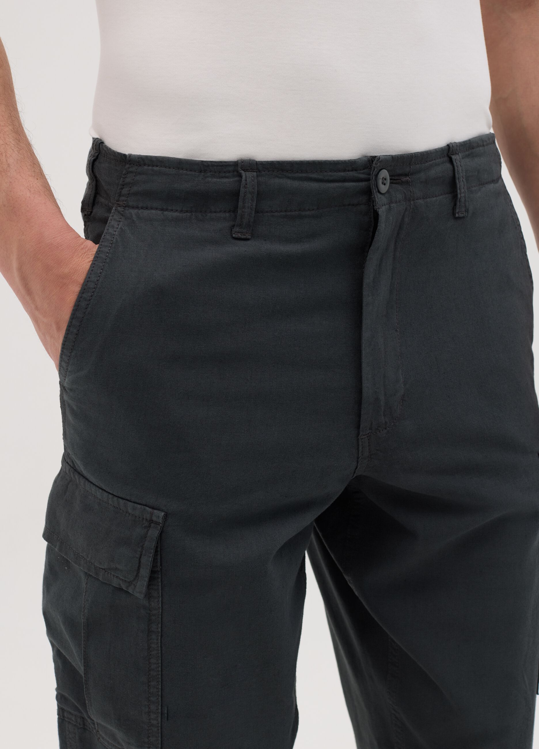 Pantaloni cargo da uomo in lino verde regular fit con tasche cargo