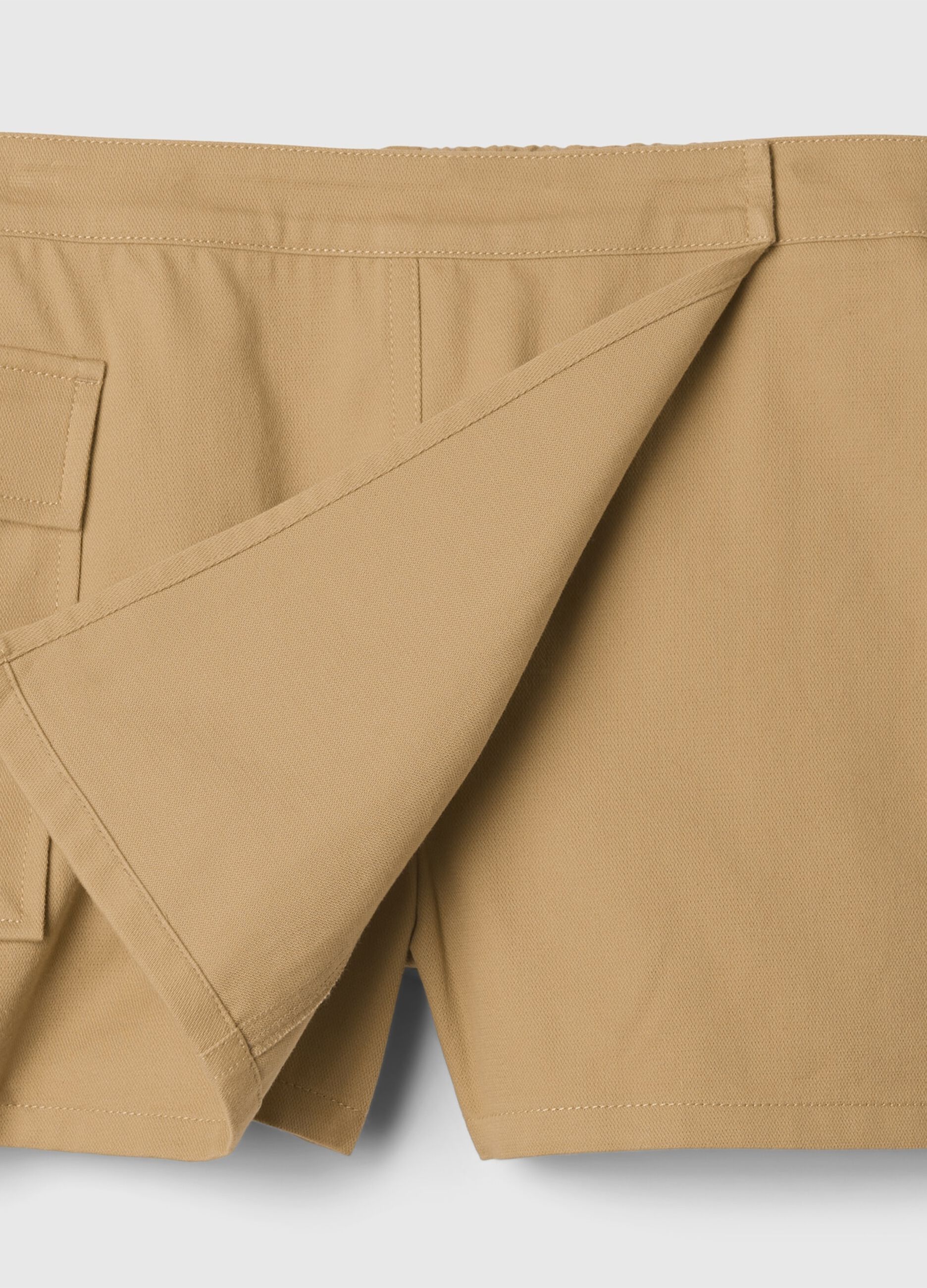 Utility skort with pocket
