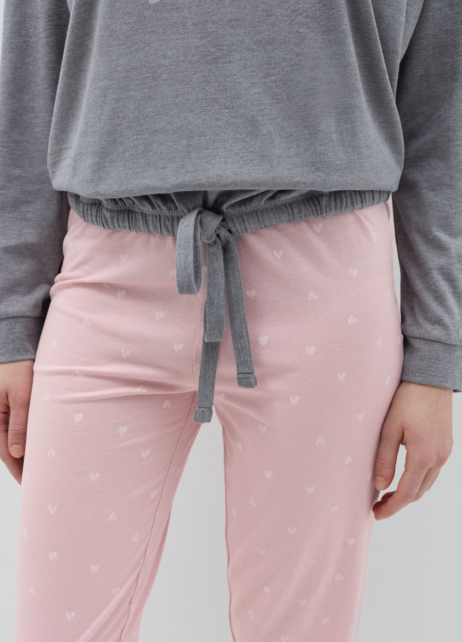 Long pyjamas with small hearts print