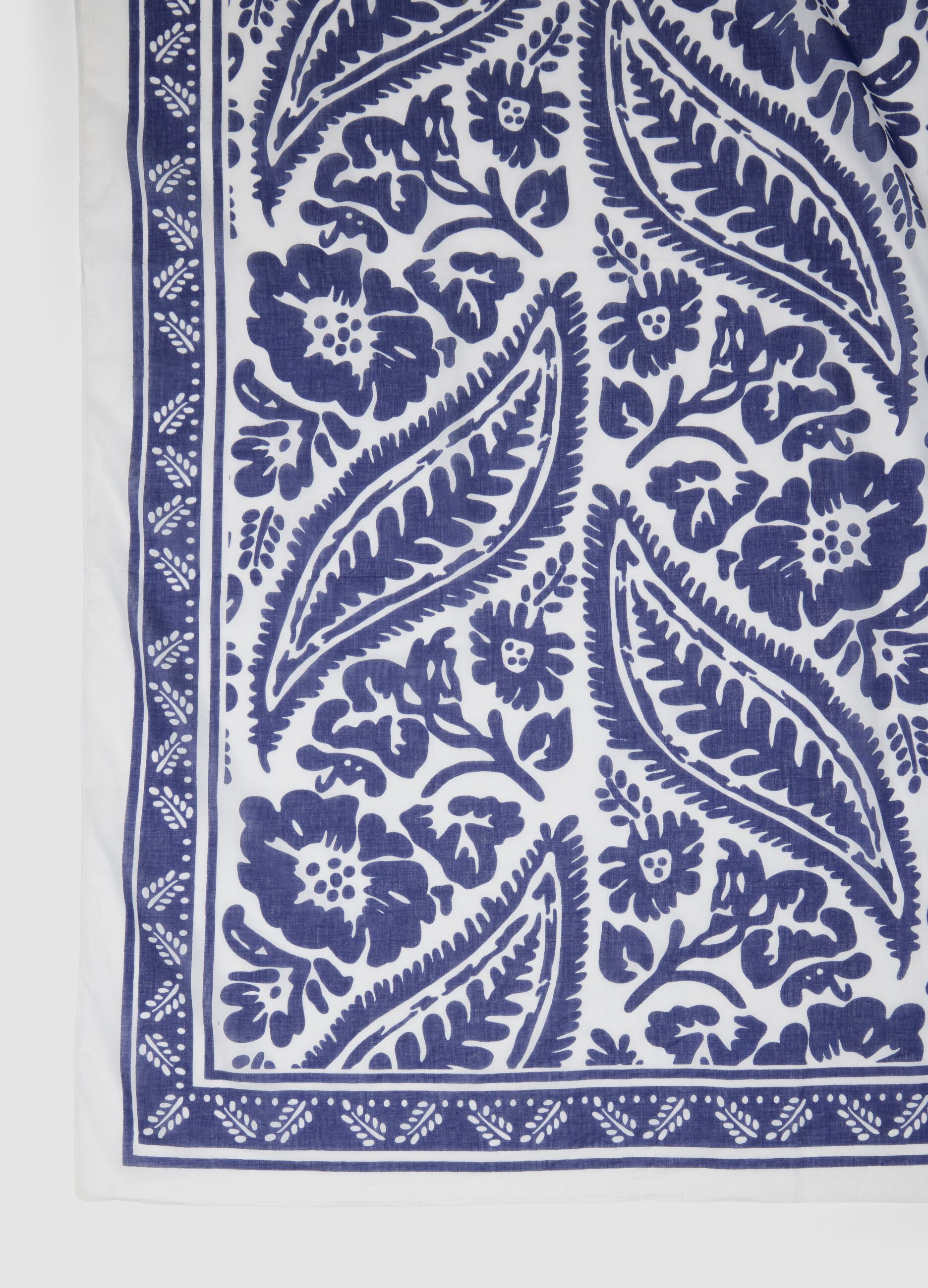 Blue and white pure cotton pareo