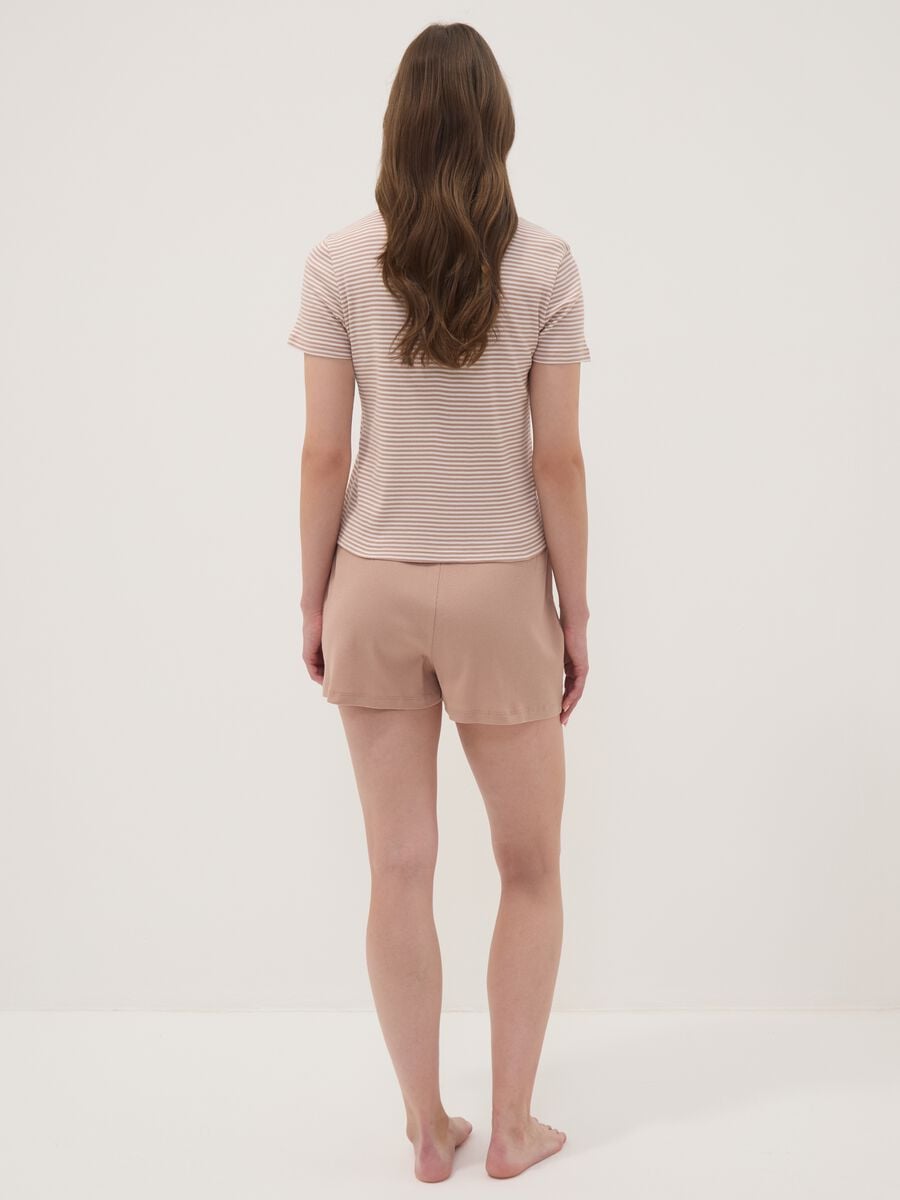 Pigiama multicolor in puro cotone organico con t-shirt a righe e shorts_3