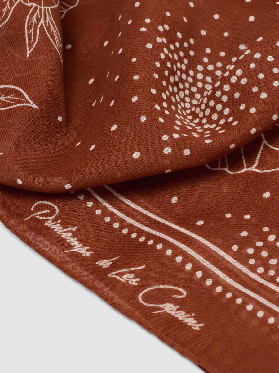 Bandana in puro cotone marrone con motivi floreali_2