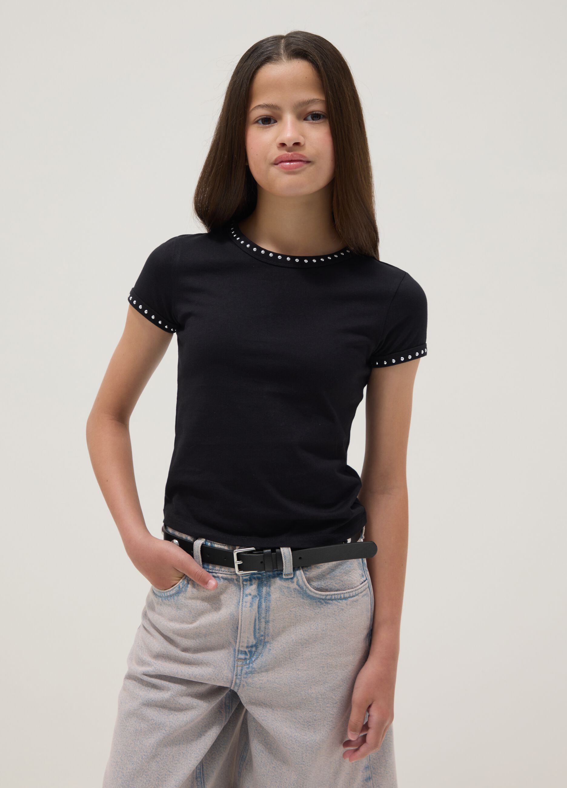 Black pure cotton slim-fit T-shirt with rhinestones for girls