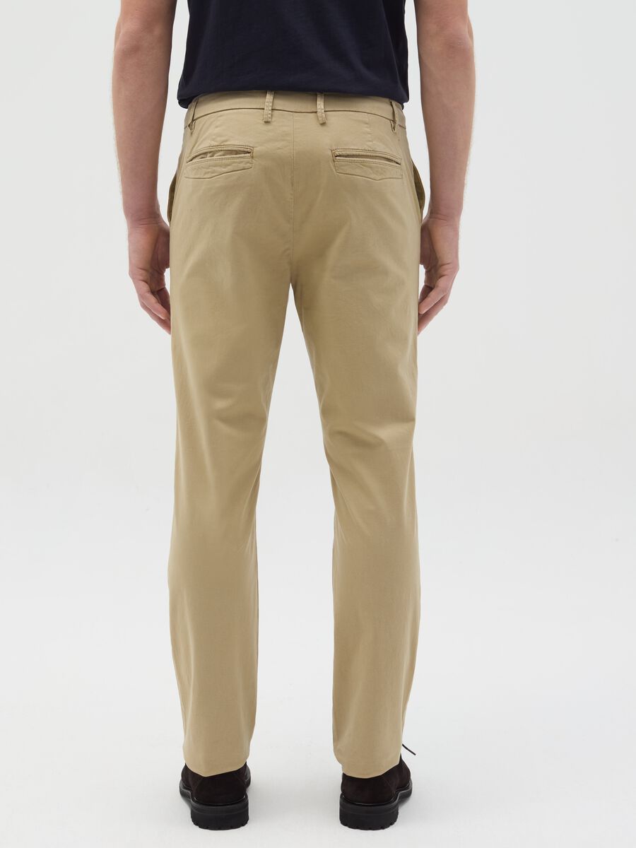 Slim-fit chino trousers in stretch cotton_3