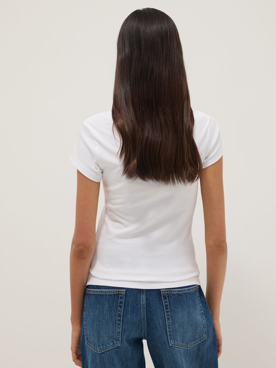 White fitted stretch-cotton T-shirt with square neckline_3