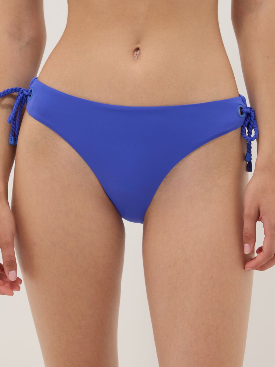 Slip bikini blu in tessuto elasticizzato con laccetti_1