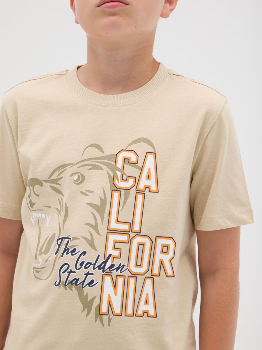 T-shirt beige in cotone con stampa_2