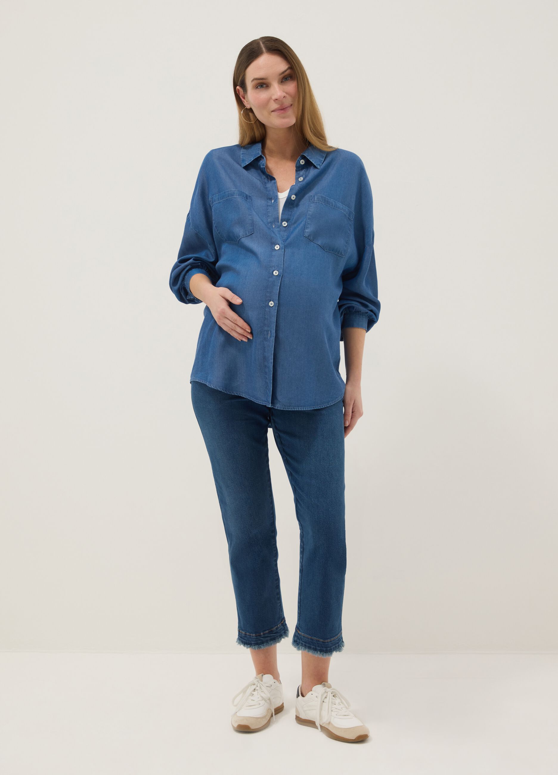 Maternity shirt in pure blue lyocell regular fit with buttons