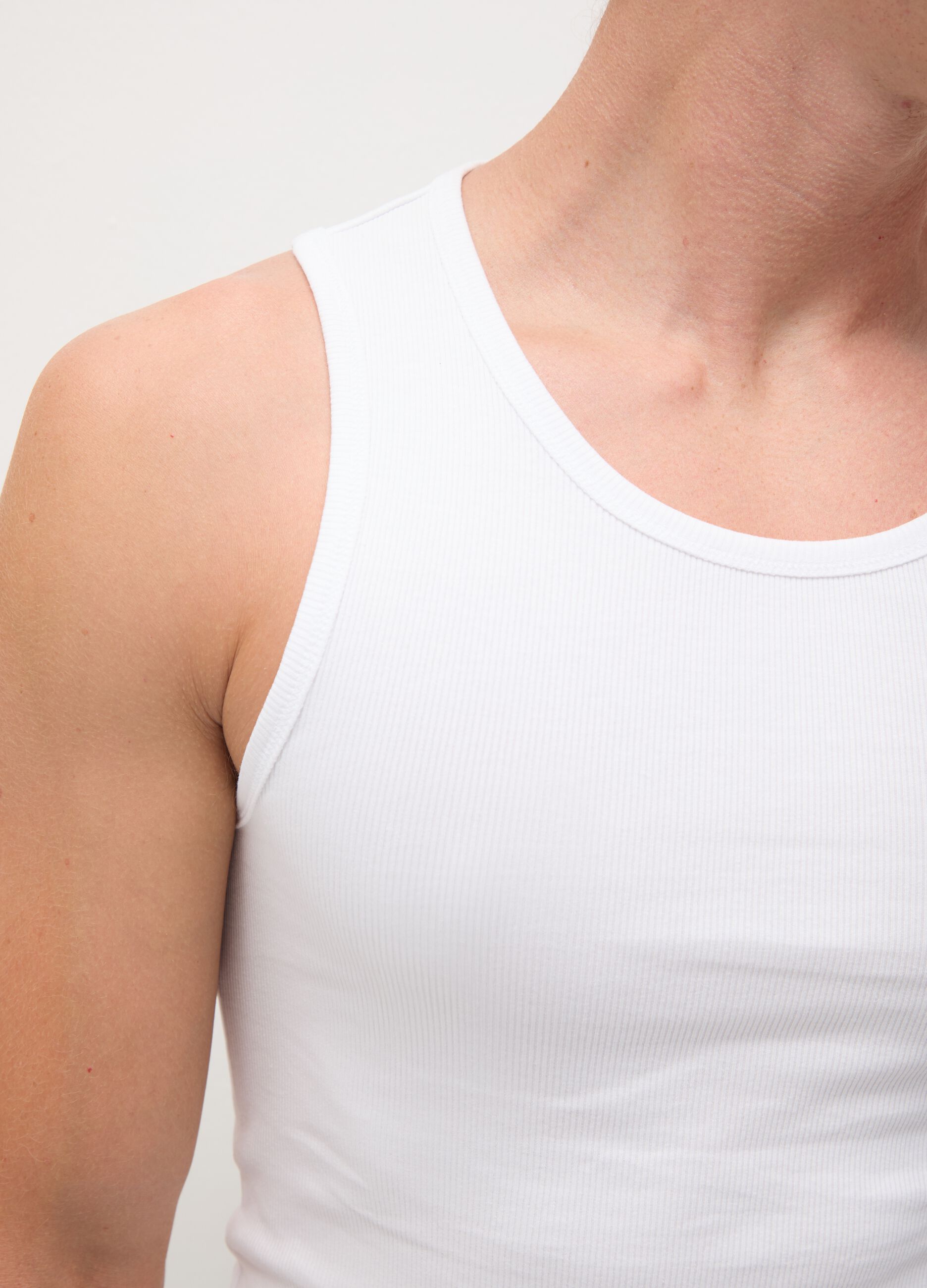 Men’s white fitted vest top in stretch cotton