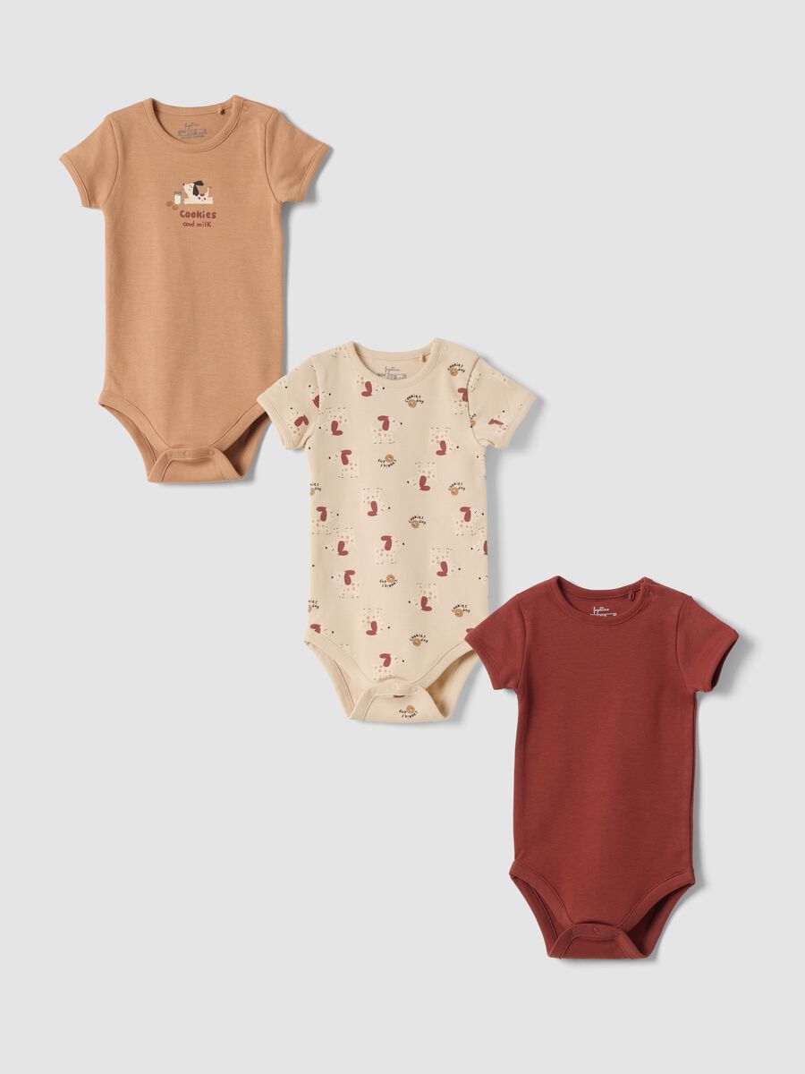 3-pack beige and red organic cotton crew-neck bodysuits_0