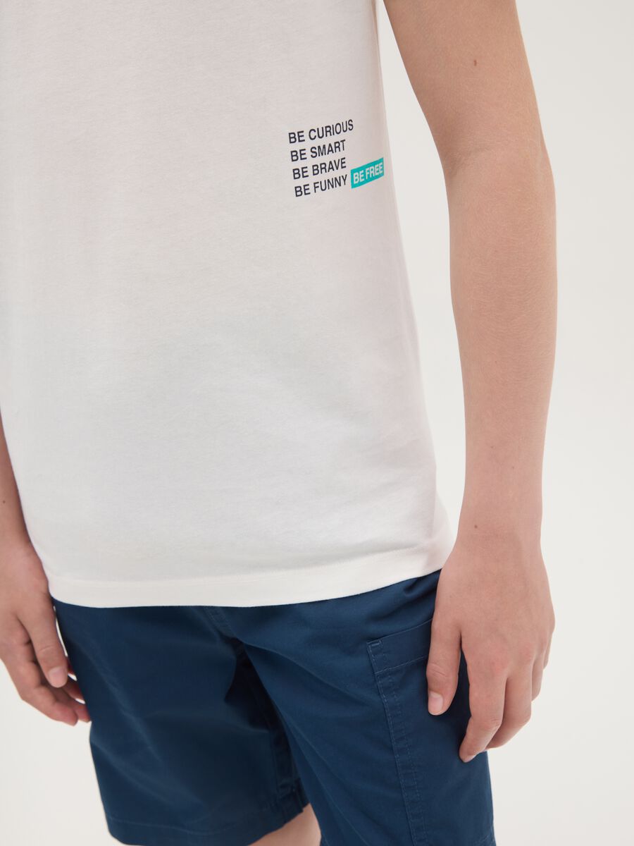 T-shirt da ragazzo in puro cotone bianca regular fit_1
