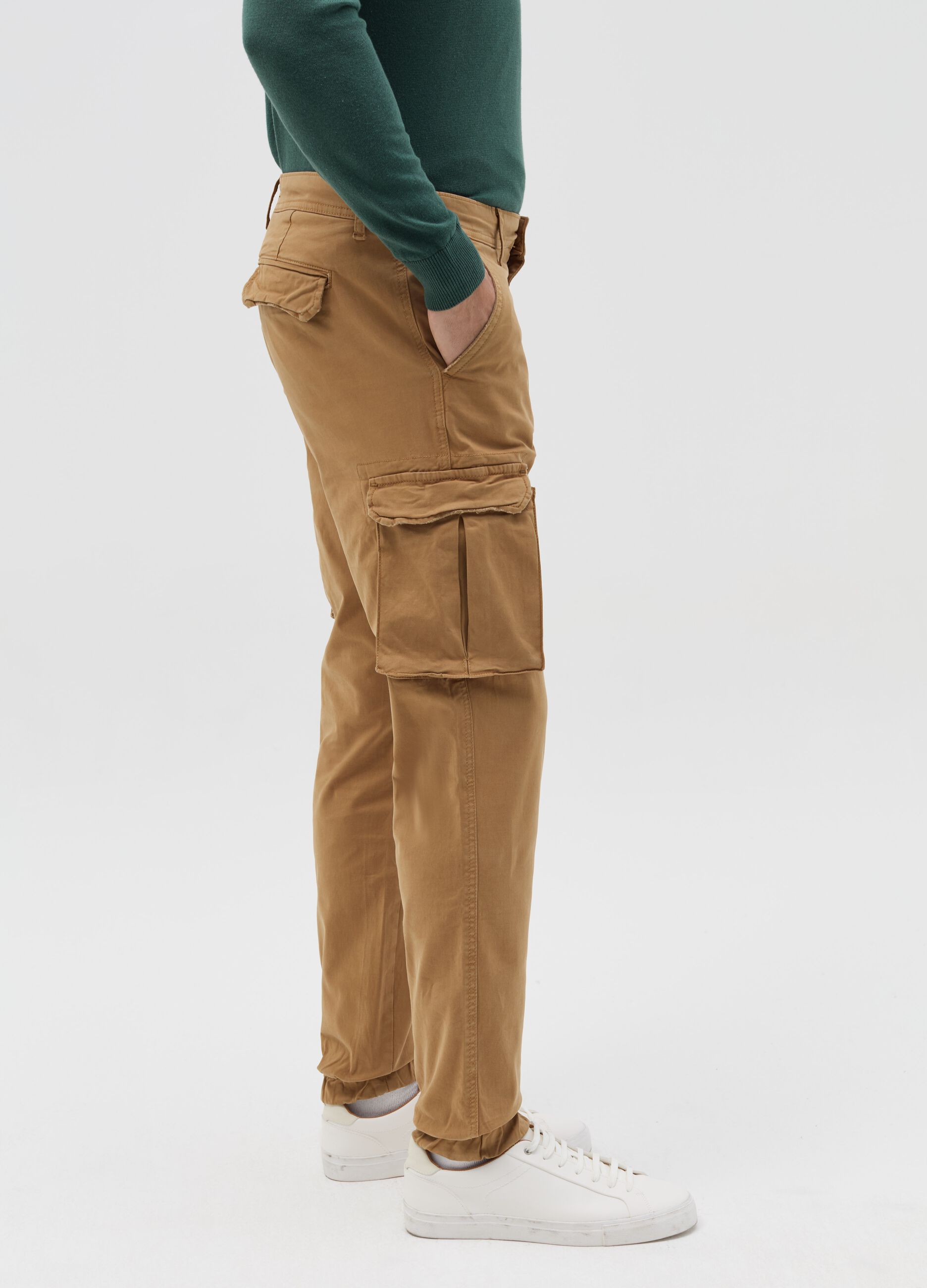 Pantaloni cargo in cotone stretch