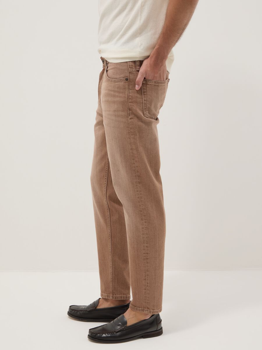 Jeans denim marroni in cotone elasticizzato relaxed fit_3