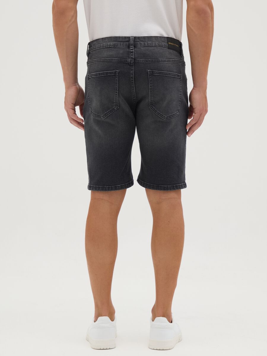 Men's Slim Fit Black Denim Bermuda Shorts_3