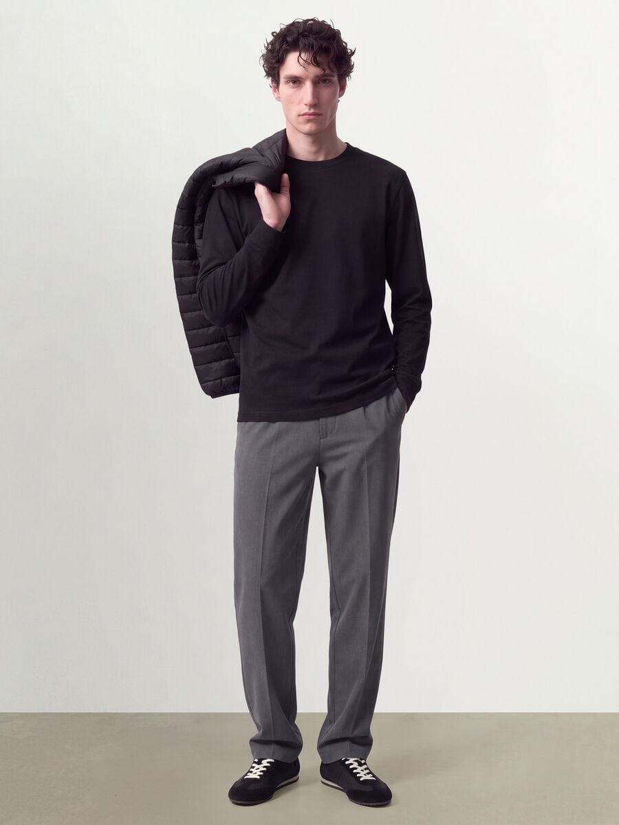 T-shirt nera in puro cotone girocollo a maniche lunghe regular fit_1