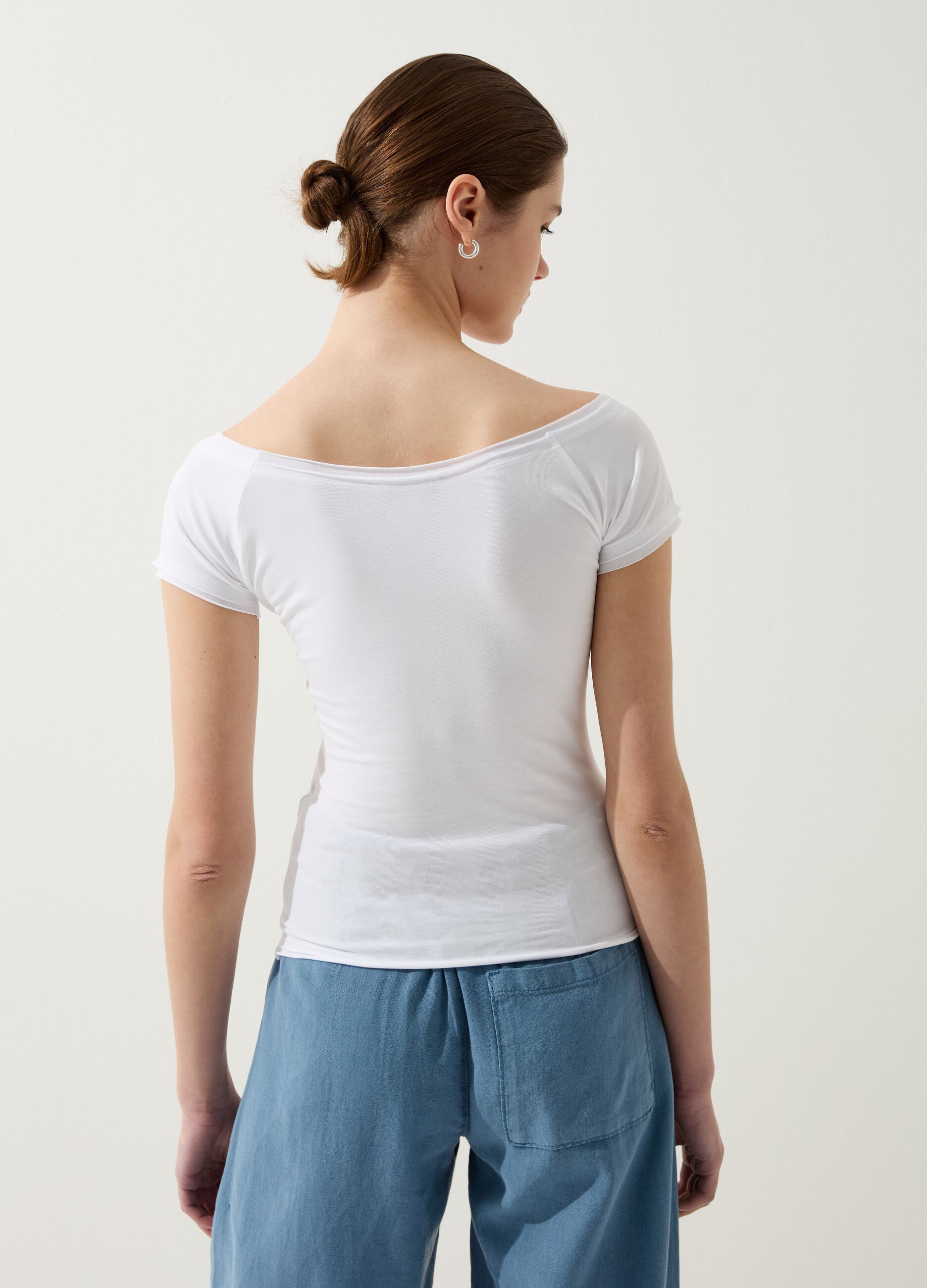 T-shirt with boat neck